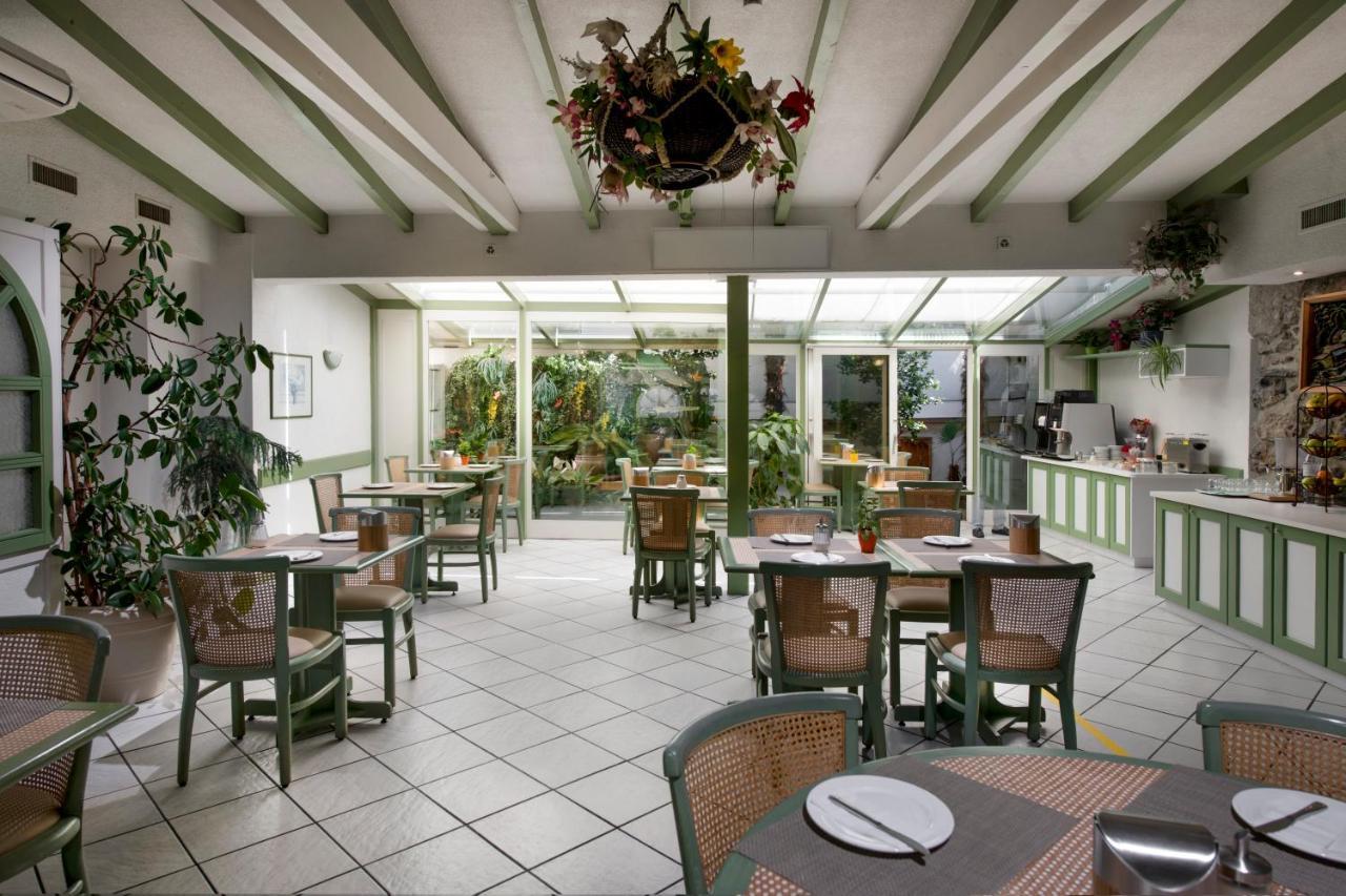 Hotel Du Port Villeneuve Buitenkant foto