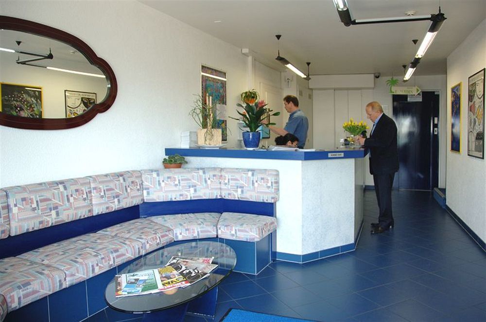 Hotel Du Port Villeneuve Buitenkant foto