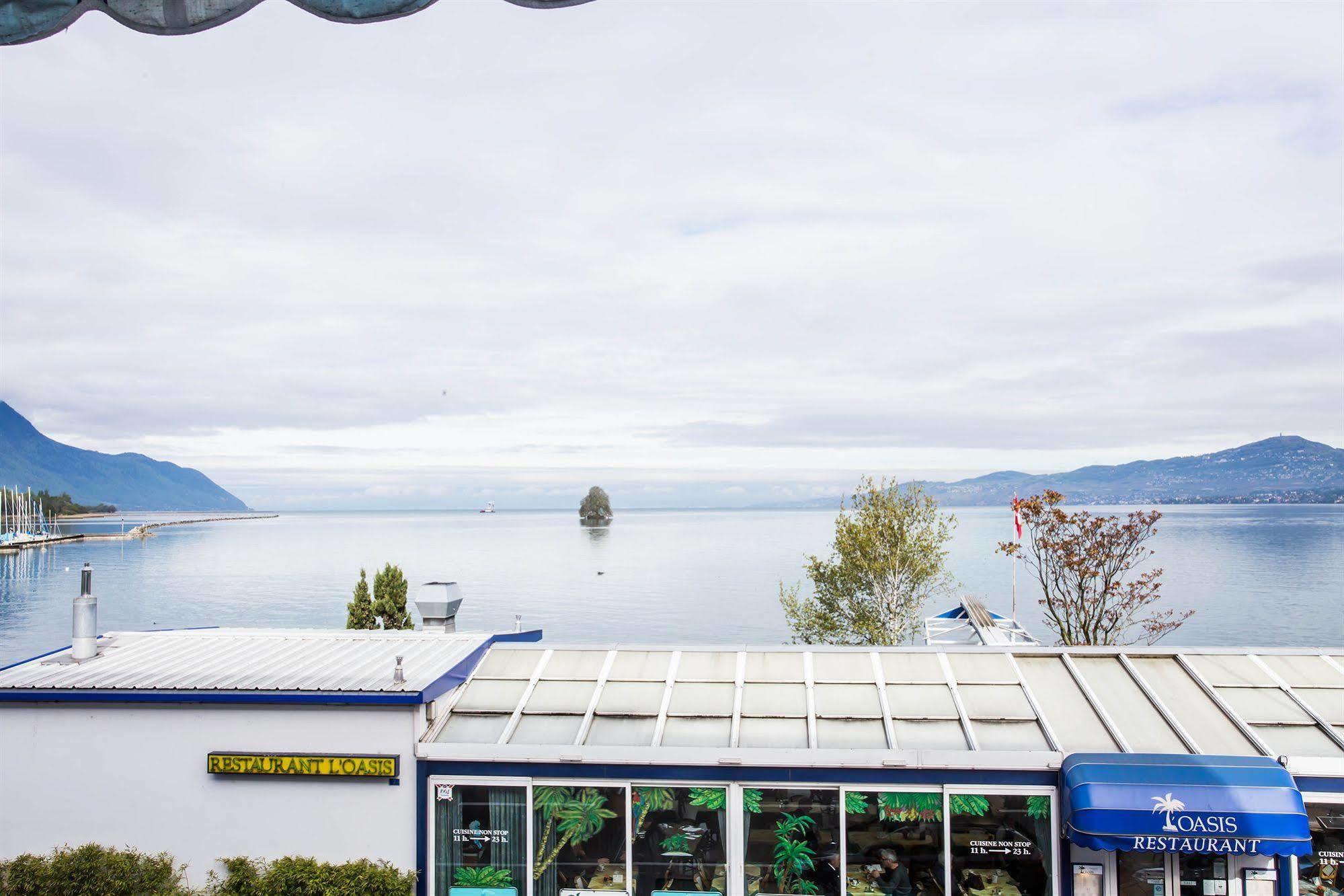 Hotel Du Port Villeneuve Buitenkant foto