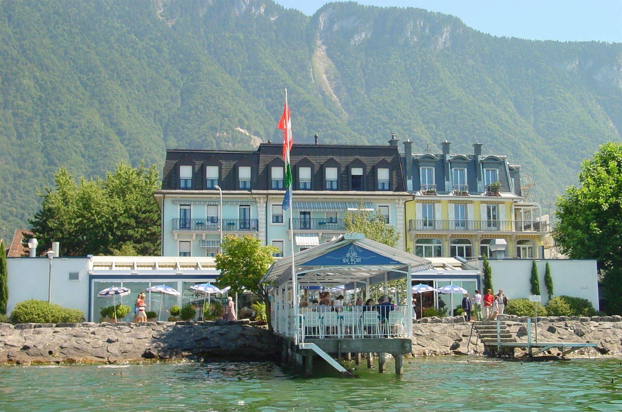 Hotel Du Port Villeneuve Buitenkant foto